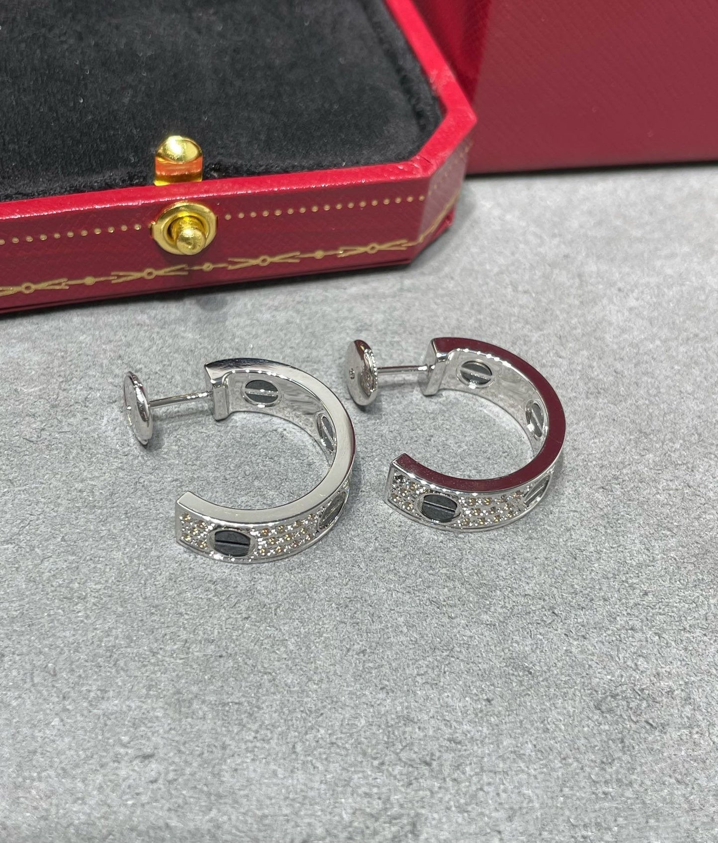 [Eterna Jewels]LOVE CERAMIC DIAMOND PAVED SILVER EARRINGS