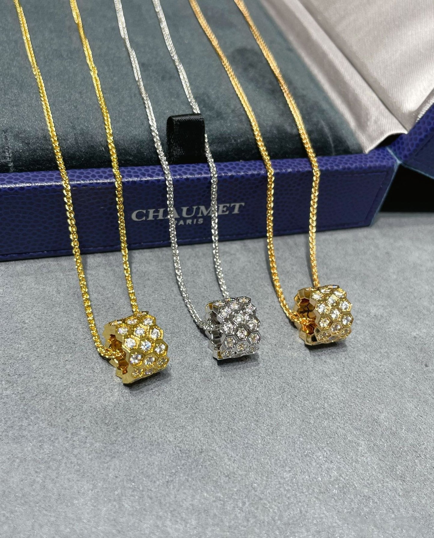 [Eterna Jewels]BEE LOVE DIAMOND PAVED 3 ROW NECKLACE